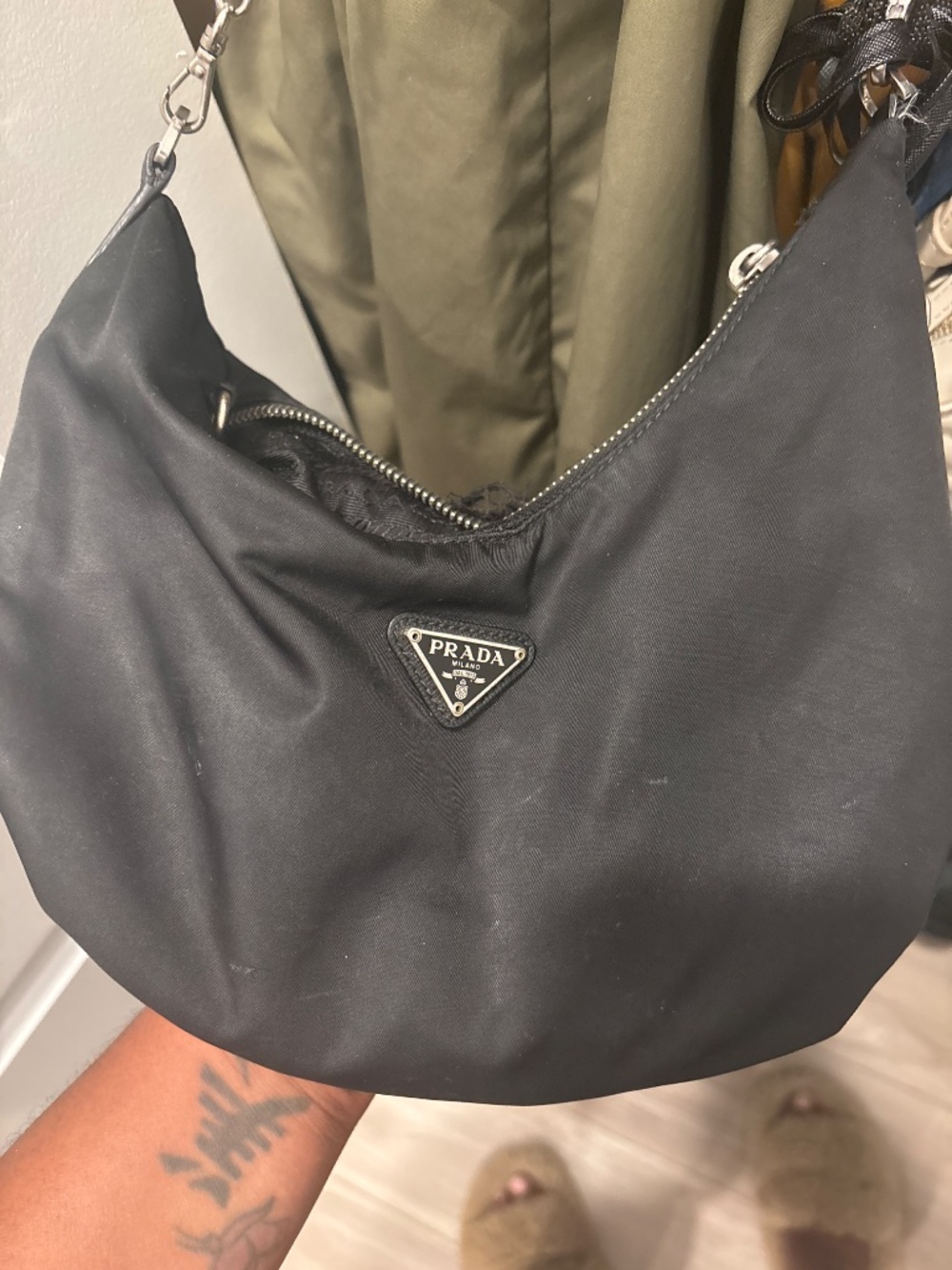 Prada bag please look at the recent photos !!! - Picture 9 of 10
